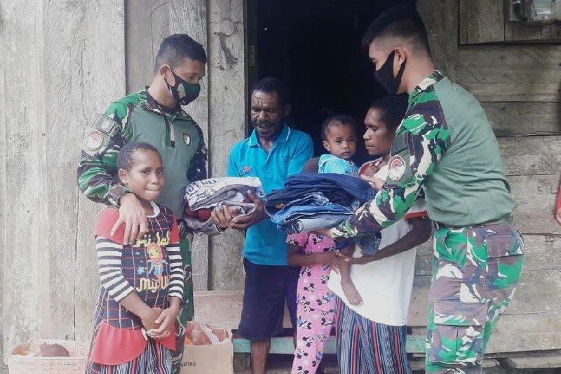 Tiba-tiba Prajurit TNI Datangi Rumah Warga di Perbatasan Papua, Ini yang Dilakukan