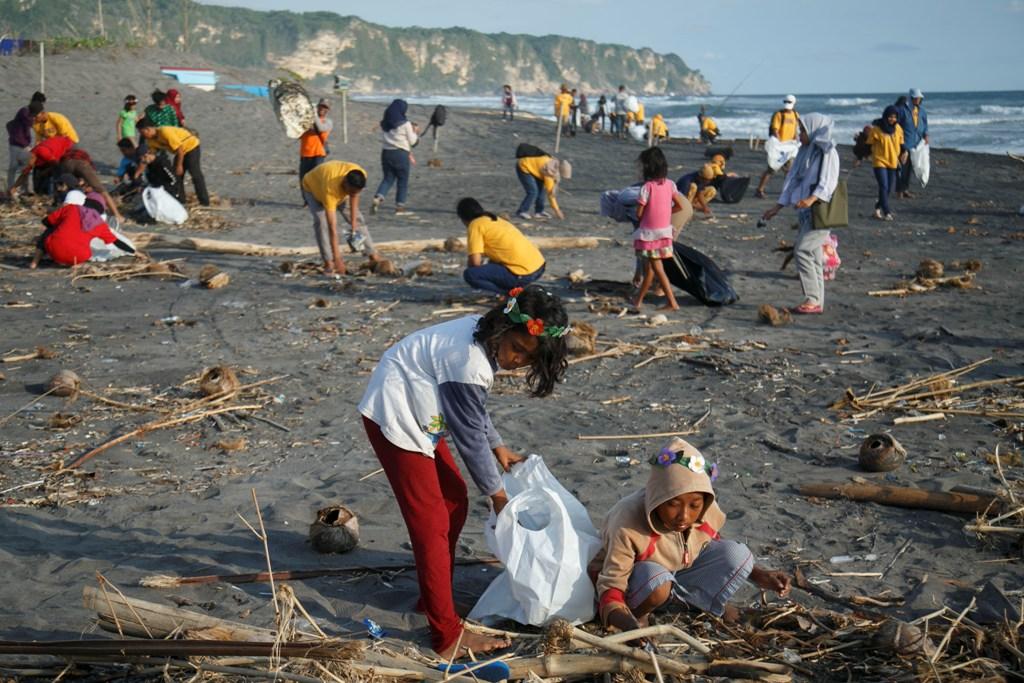 AKSI BERSIH PANTAI