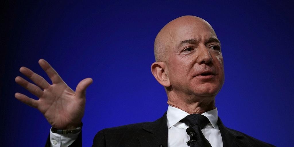 Jeff Bezos Berencana Tempatkan 3.236 Satelit di Orbit Bumi