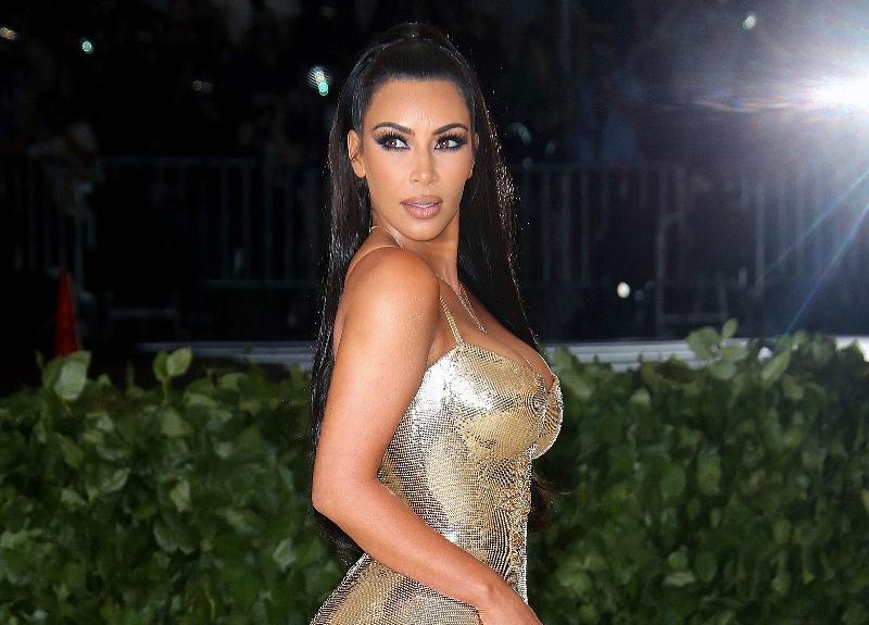 Kim Kardashian Berniat Cerai dari Kanye West