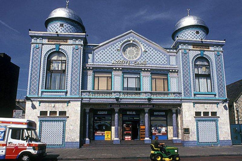 Kenyamanan Salat Tarawih Pertama di Masjid Hijau Cambridge