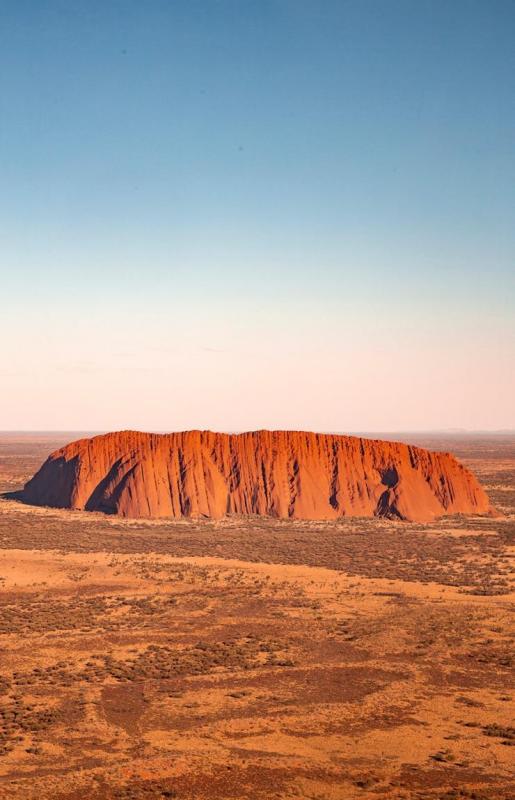 Kelompok Pribumi Australia Blokir Akses ke Situs Uluru karena Takut Covid-19