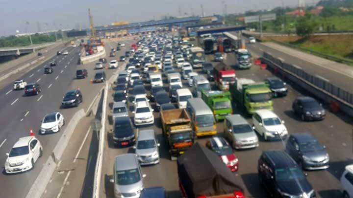 Tol Jakarta-Cikampek Terapkan 'Contra Flow'