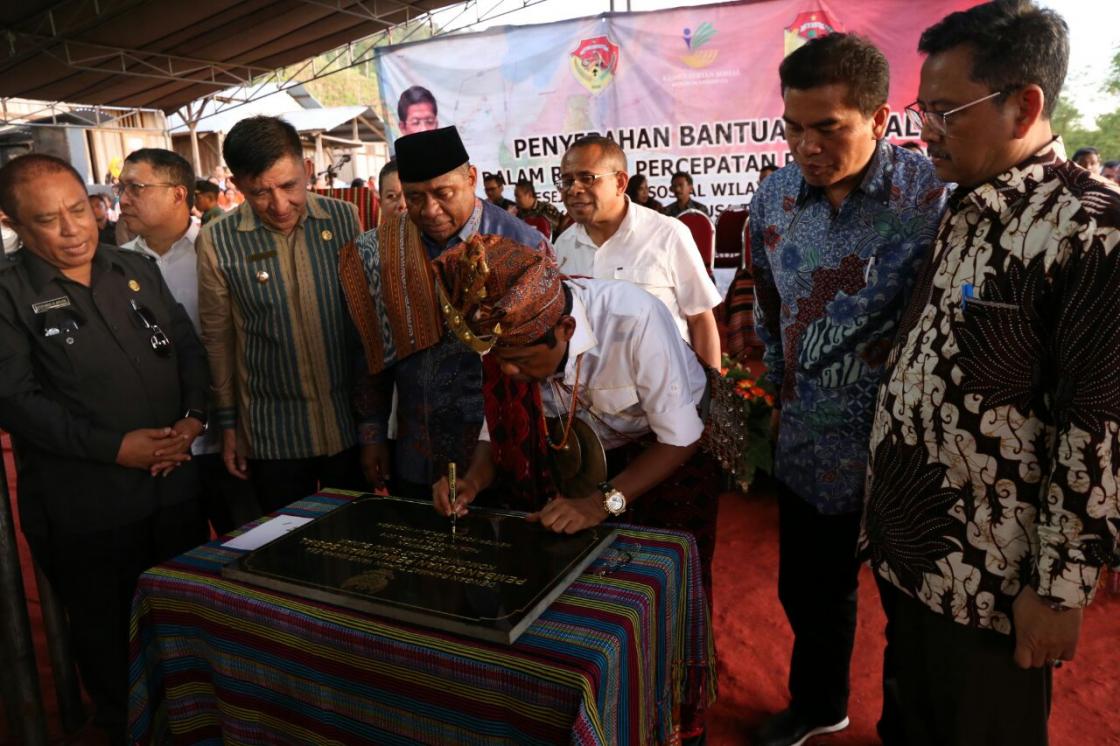 Pembangunan Perbatasan Sentuh Komunitas Adat