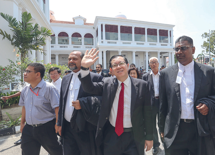 Politisi Oposisi Disidang atas Tuntutan Korupsi