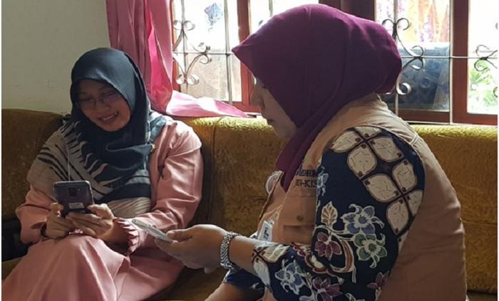 Pengalaman Menjadi Kader JKN, Dari Menagih Iuran Sampai Membantu Persalinan