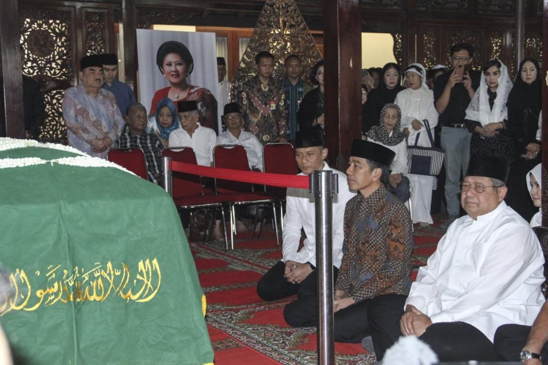 Presiden Jokowi Melayat