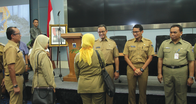 Gaya Anies-Sandi Akrabkan Diri Dengan Birokrasi