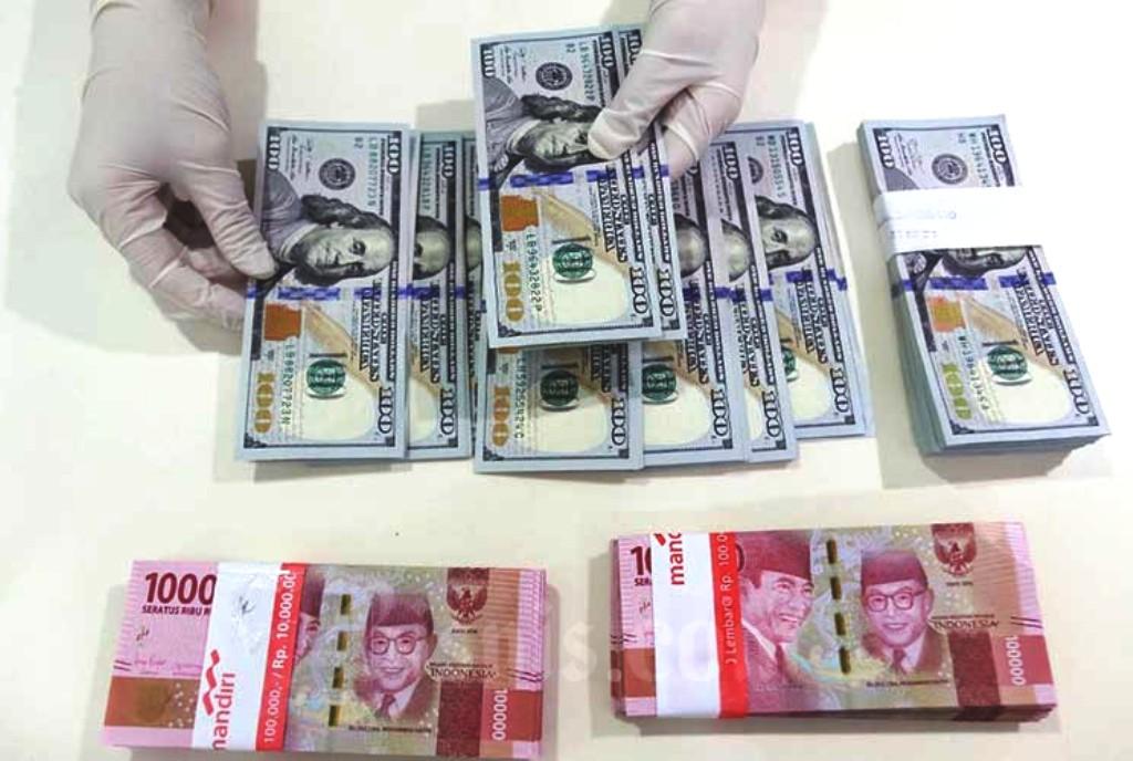 Kekhawatiran Pandemi Batasi Pergerakan Rupiah