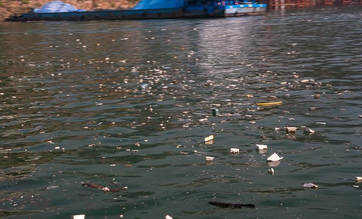 Sungai Yangtze Cemari Lautan dengan Sampah Plastik