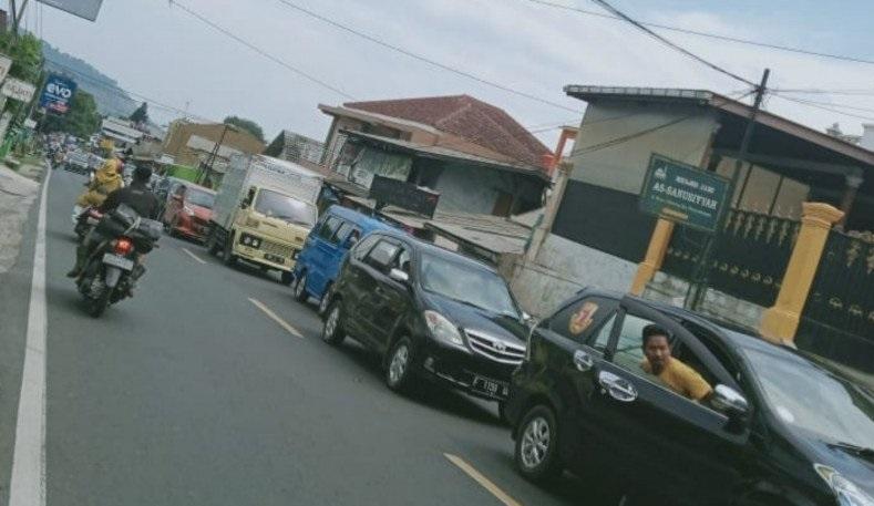 Polres Cianjur Berlakukan Buka Tutup Jalur Menuju Puncak-Cipanas