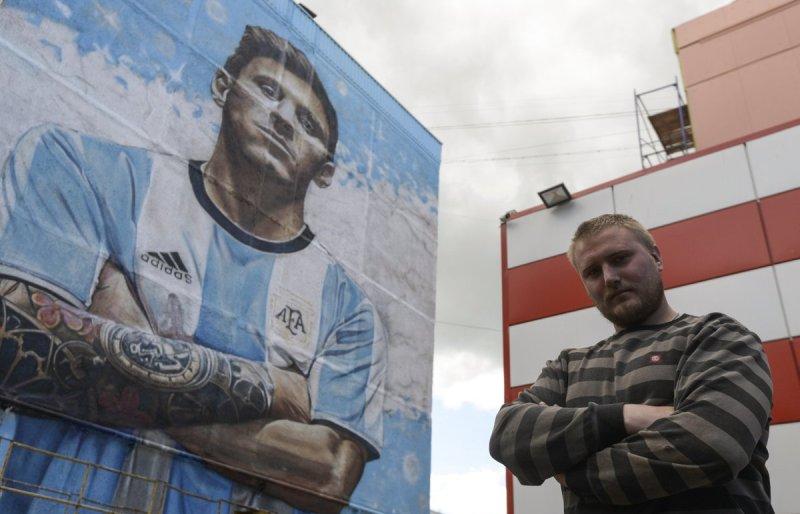 Mural Raksasa Messi di Russia