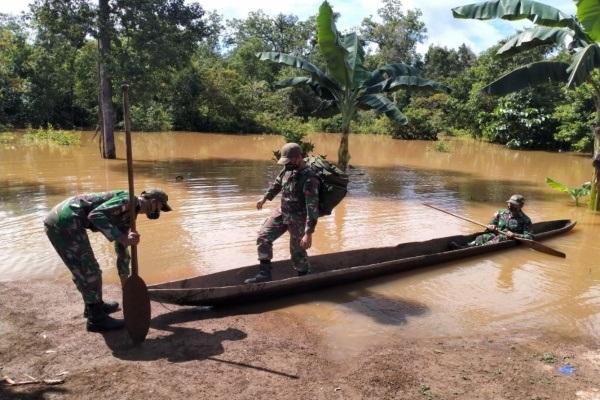 Begini Perjuangan Berat Prajurit TNI di Pedalaman Papua