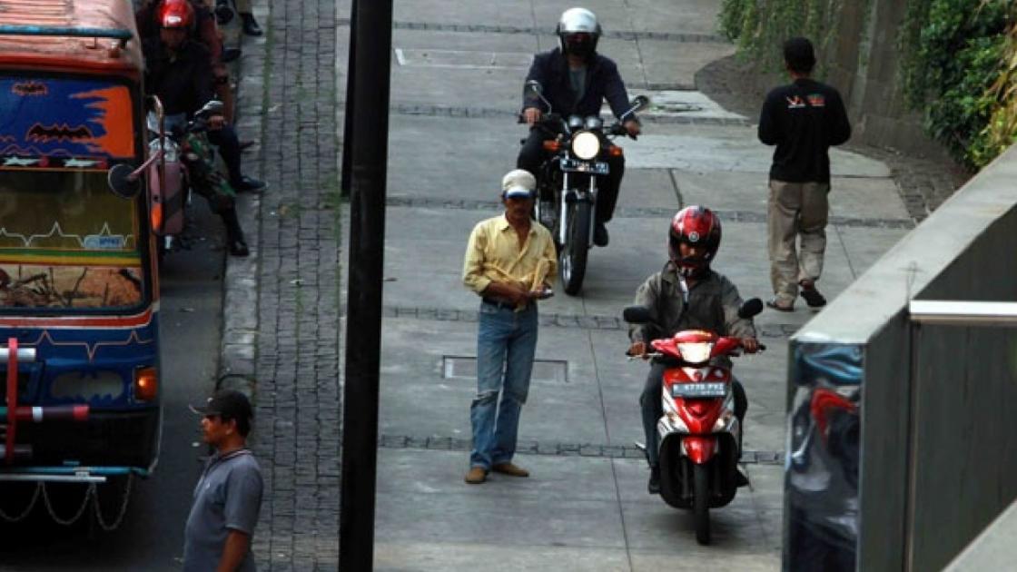 TNI Dilibatkan Tindak Penyerobot Trotoar