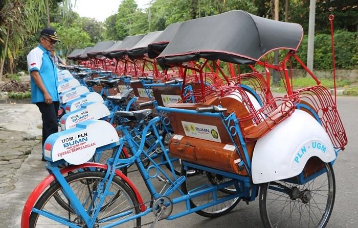 UGM Perkenalkan Becak Listrik