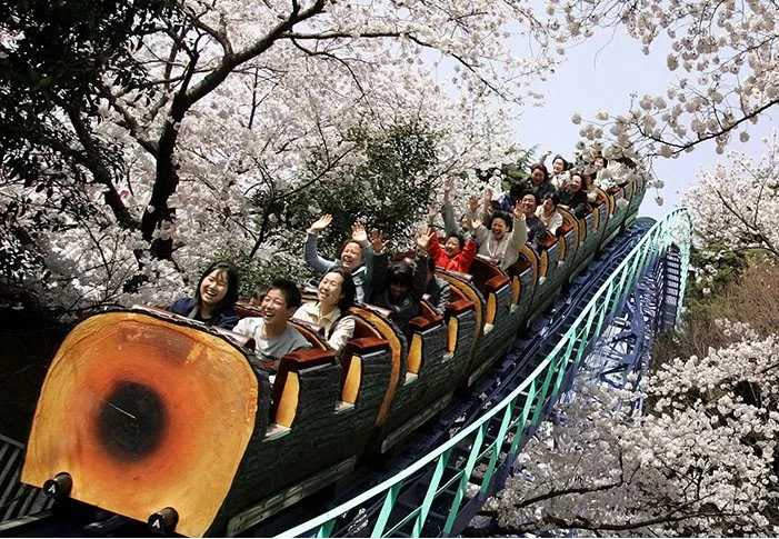 Cegah Covid-19, Naik Wahana Rollercoaster di Jepang Dilarang Teriak 