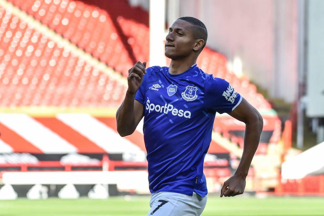 Everton Rusak Mimpi Sheffield 