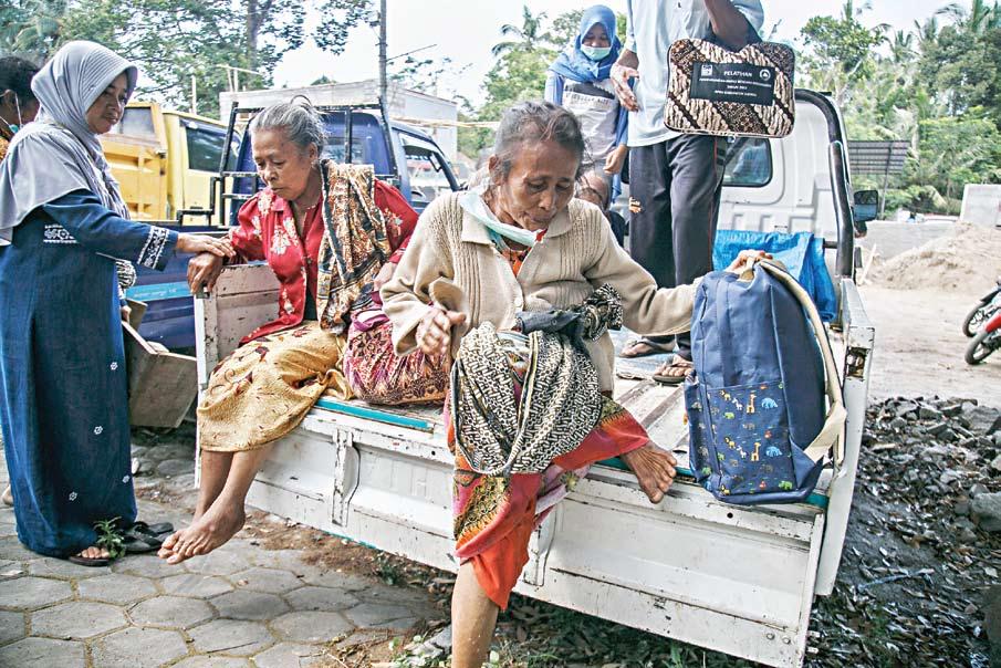 Merapi Meletus Tiga Kali, Tanda Erupsi Magmatis Makin Besar