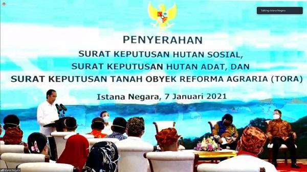 Presiden Serahkan SK Hutan Sosial, Hutan Adat, dan TORA di 30 Provinsi