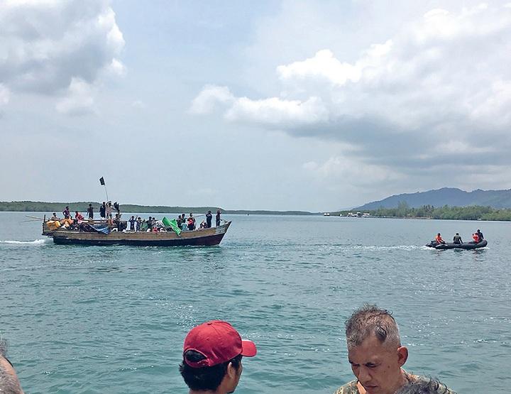 Kapal Pengungsi Rohingya Terdampar di Thailand