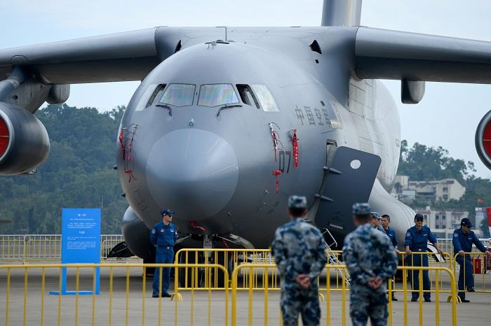 Pesawat Transport Militer Tiongkok Mendarat di Fiery Cross