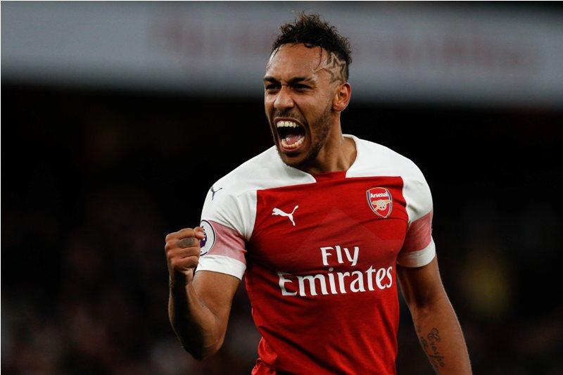 Pierre-Emerick Aubameyang Bangkitkan Arsenal