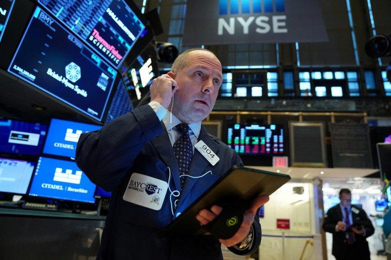 Wall Street Anjlok Terseret Saham Johnson & Johnson dan GameStop 