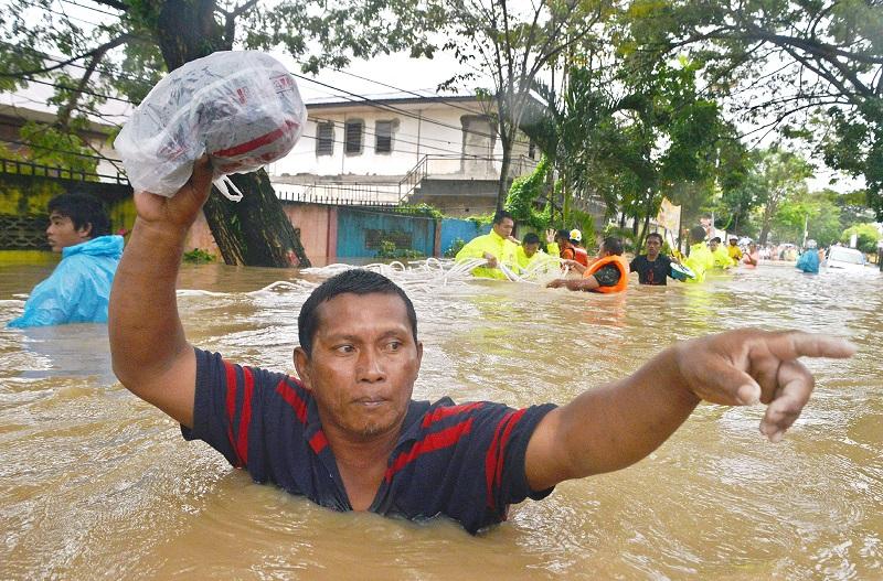 Manado Diterjang Banjir dan Longsor, Tiga Tewas