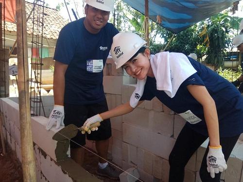 Relawan Duta Besar dan Habitat for Humanity Indonesia Perkuat Komitmen Pembangunan Rumah Layak Huni