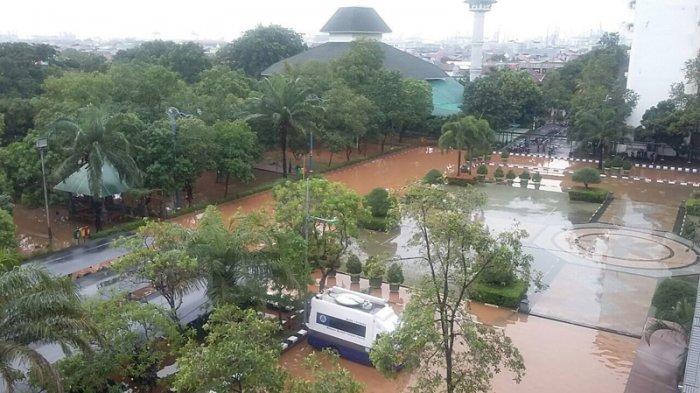 Kantor Wali Kota Jakarta Utara Terendam Banjir