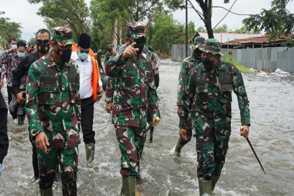 TNI Kerahkan 1.053 Prajurit ke Kalimantan Selatan