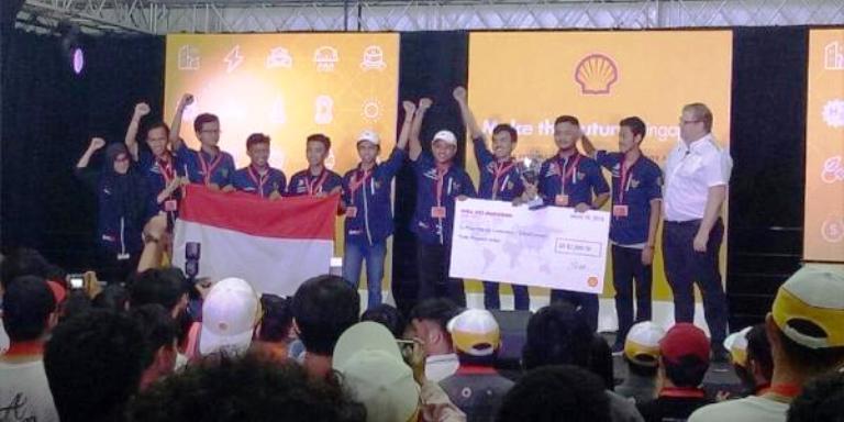 Dua Mobil Hemat Energi ITS Raih Juara di Singapura