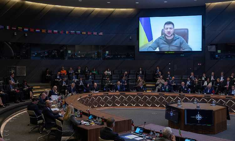 Pidato di KTT NATO, Presiden Ukraina Volodymyr Zelensky Minta Bantuan Militer Lebih Banyak Lagi untuk Lawan Gempuran Rusia, Kode Perang akan Terus Berlanjut?