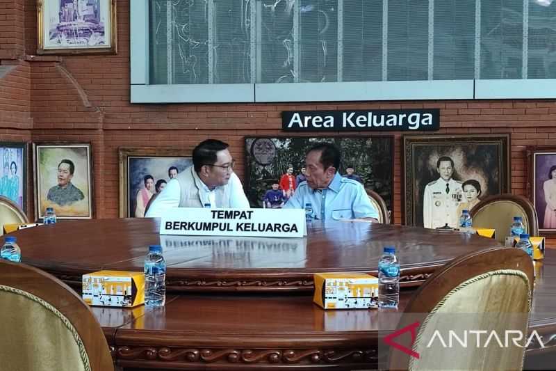 Pilkada DKI, Ridwan Kamil Sambangi Kediaman Mantan Gubernur Sutiyoso