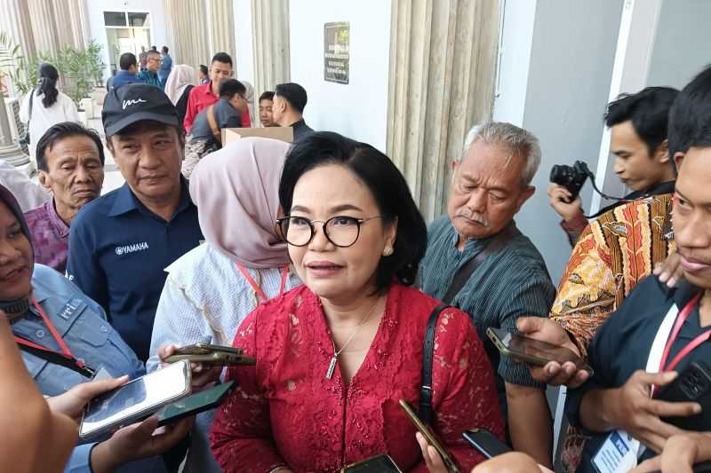 Pilkada Semarang, Agustin-Iswar Dikawal Ribuan Pendukung Daftar ke KPU