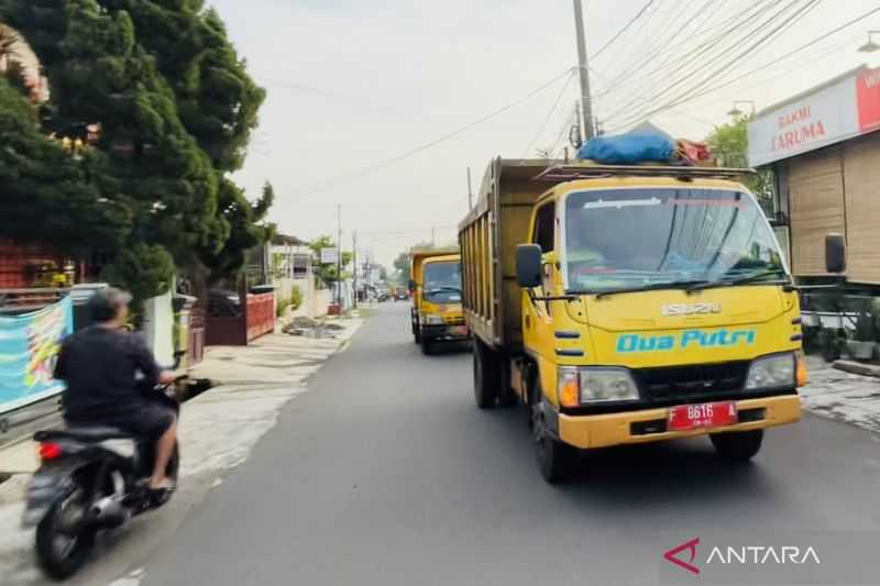 Pj Wali Kota Bogor pastikan truk sampah DLH beroperasi kembali