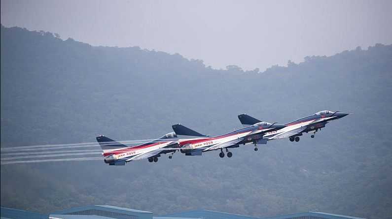 PLA Pamerkan Jajaran Pesawat Jet Barunya di Airshow Tiongkok