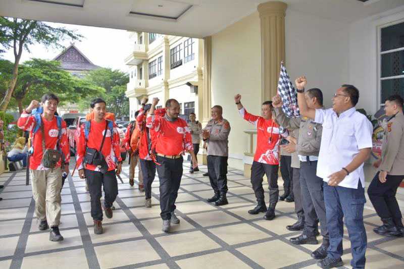 Polda Jambi lepas Rombongan Ekspedisi Merah Putih Atap Sumatera