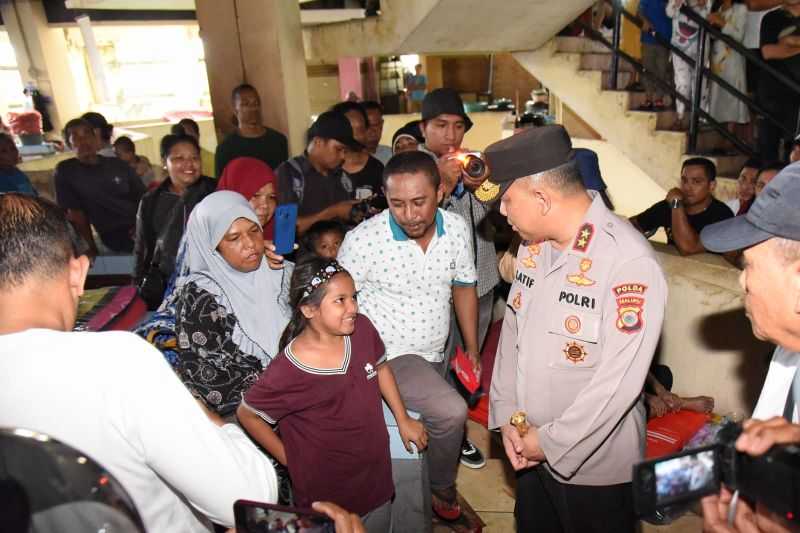 Polda Maluku beri bantuan beras satu ton untuk warga dampak kebakaran