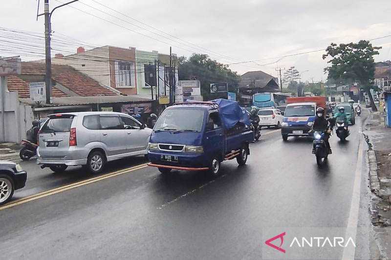 Polisi Antisipasi Kepadatan Pemudik di Akses Keluar Bandung Pada H-6