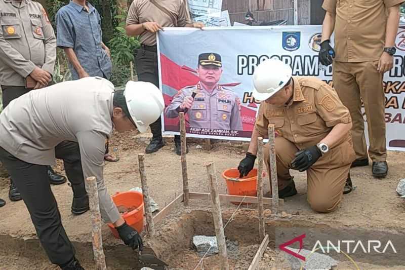 Polisi Bangka Barat bantu lima unit rumah layak huni