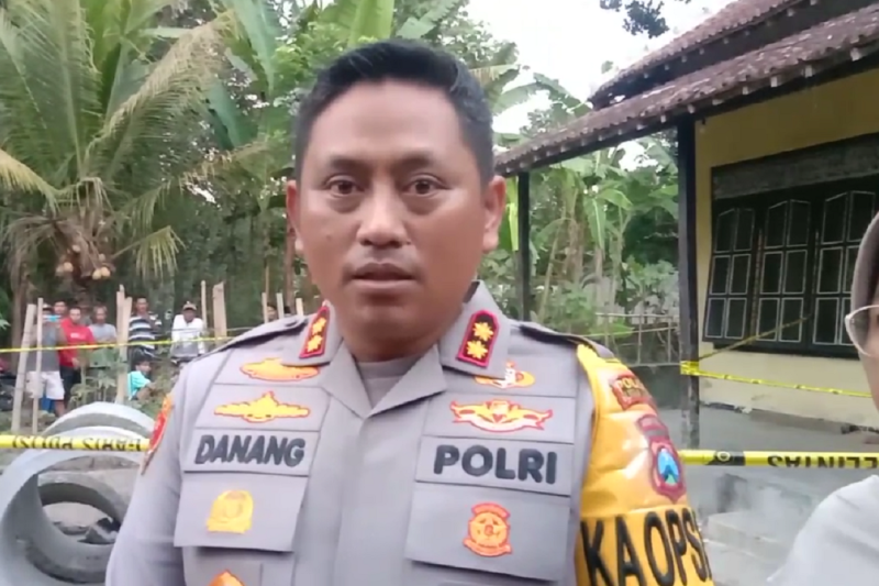 Polisi Blitar usut temuan mayat di cor semen