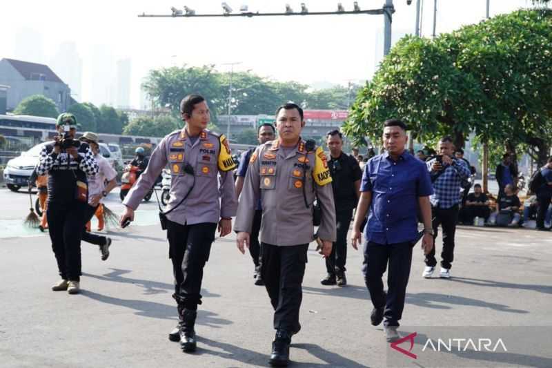 Polisi Kerahkan 3.719 Personel untuk Jaga Aksi di Gedung DPR