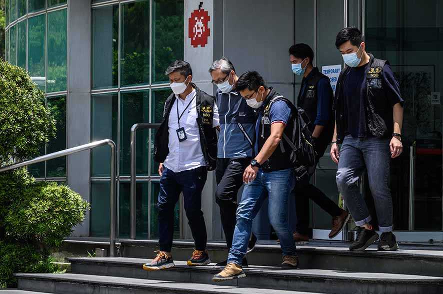 Polisi Tahan Petinggi Media Prodemokrasi Hong Kong