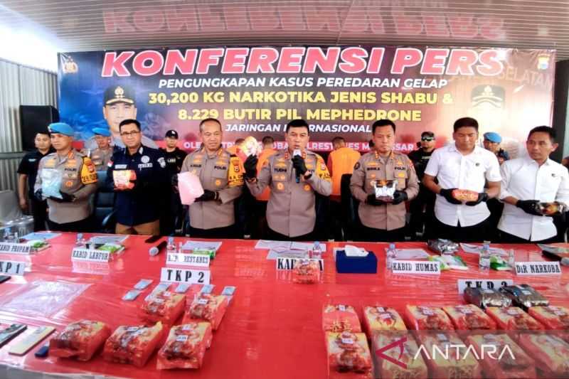 Polisi Ungkap Peredaran 30,2 Kg Sabu Jaringan Internasional di Makassar