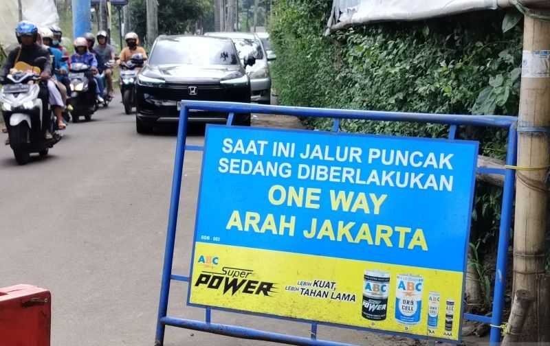 Polisi untuk Sementara Tutup Jalan ke Puncak Agar Kepadatan Lalu Lintas Bisa Terurai