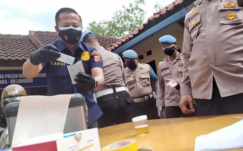 Polrestabes Bandung Sidak Tes Urine Imbas Kapolsek Terlibat Narkoba