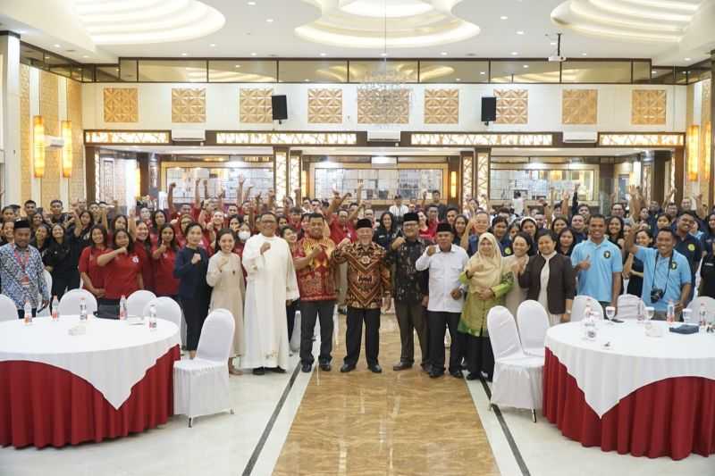 Pompa Semangat, Gubernur Minta Kontingen Pesparani Maluku Utara Tunjukkan Berprestasi