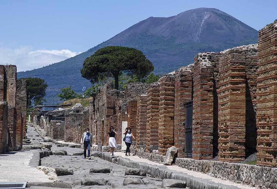 Pompeii, Kota Resor yang Terkubur Material Gunung Api