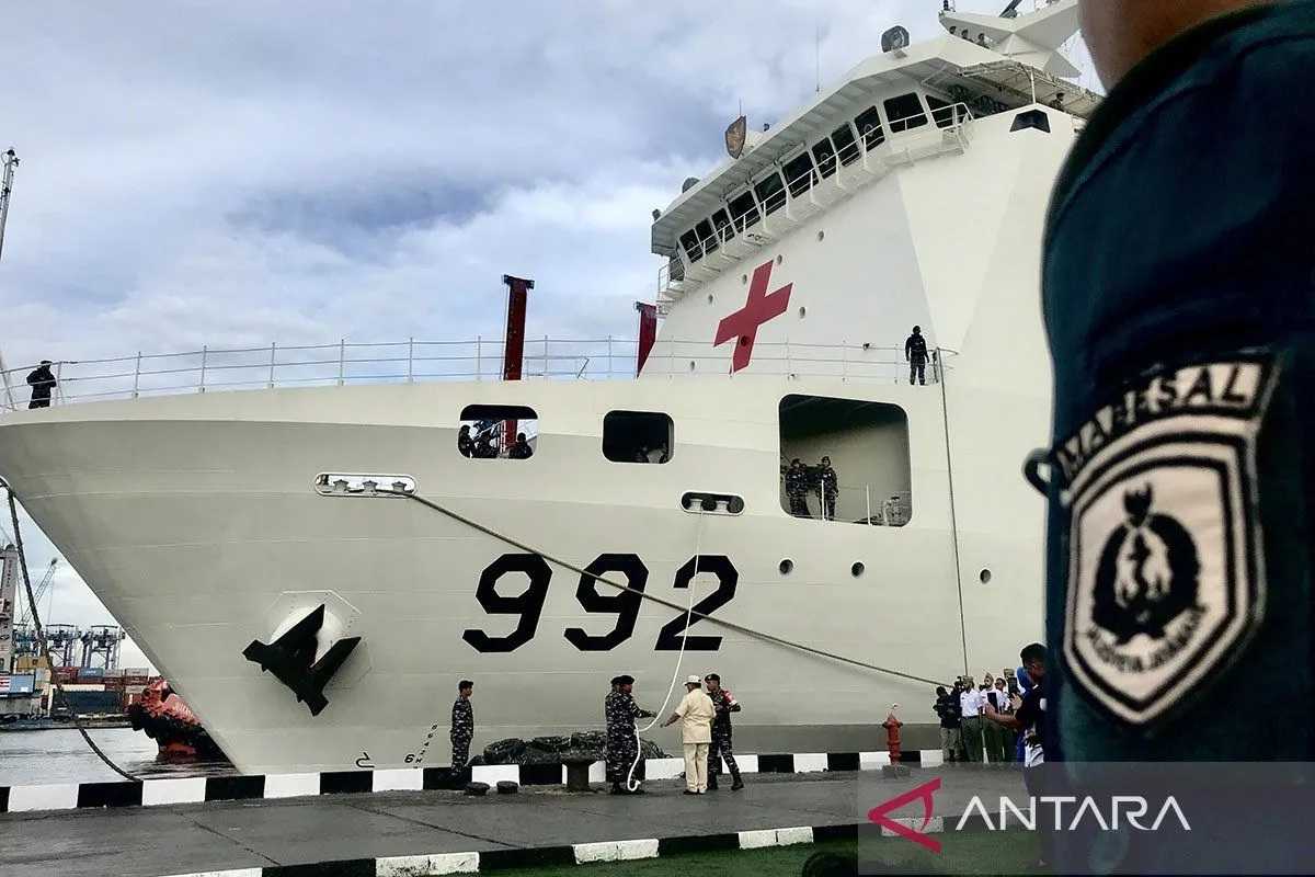 Prabowo dan Presiden Berlayar Tumpangi KRI dr. Radjiman Wedyodiningrat